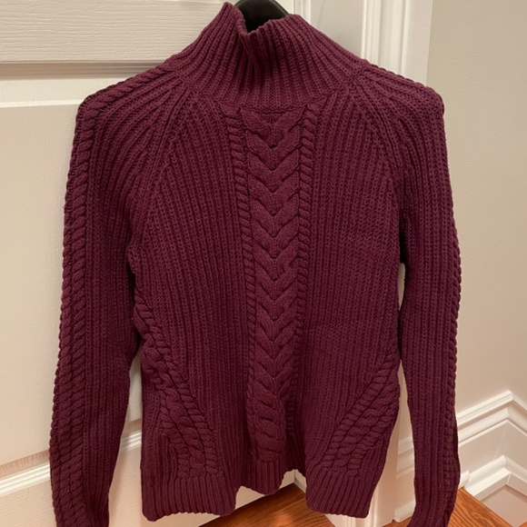 Lululemon bring the cozy turtleneck - Picture 5 of 5